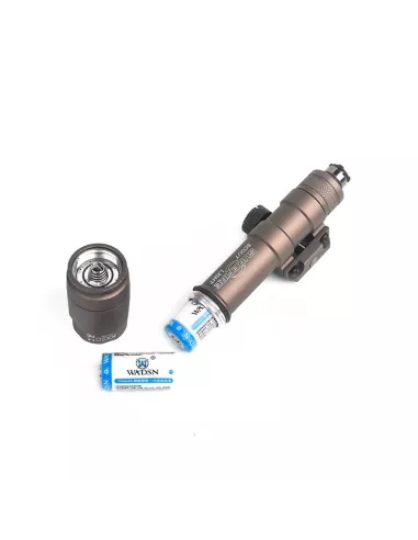 Linterna M600C Pulsador - Wadsn